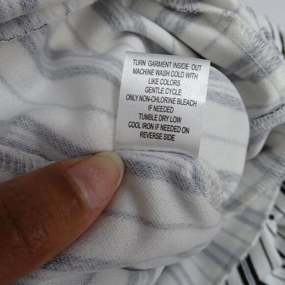 Almost Famous Striped Sleeveless Jumpsuit Women Size L Pearl Button Wide Leg NEW - Picture 11 of 16